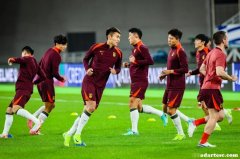 国足对阵日本首发：韦世豪、曹永竞首发，张玉宁替补上场