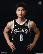 崔永熙替补贡献2分2篮板 NBA生涯首秀得分。