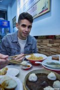 奥斯卡社媒分享上海生活照：I ❤️ Shanghai