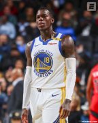 勇士队交易获得世界杯MVP，本赛季场均18+7。