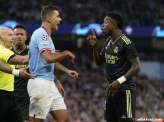 金球奖和FIFA最佳奖分离后出现三次不一致。