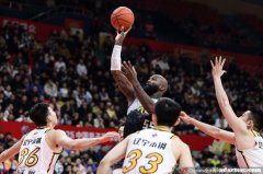 琼斯31分带领吉林击败辽宁，翟晓川16+10助首钢胜江苏
