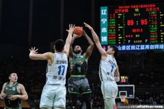 弗格45分辽宁不敌首钢 张宁17分山西战胜四川