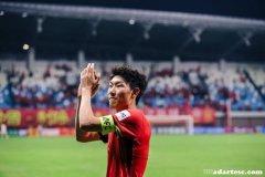 泰山官方：国青队长史松宸骨折 预计六周恢复