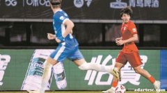 中国国家男子足球队引进了多名新队员，中国足球迎来春天的气息