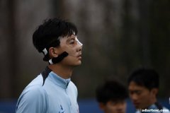 申花官方：蒋圣龙面部骨折，或戴面罩亮相
