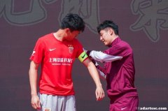 穆帅和武磊参加海港富盛经开队中乙联赛出征仪式