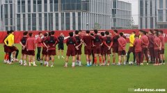 国足强调减压：教练传递信心，专家舒缓心理