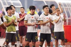 国足老将淡出，新血液上位：血液更新换代成必然