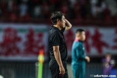成都蓉城夏日争议激起球迷热议