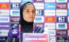 伊朗女足亚洲杯比出和平手势 体育与政治博弈下的无声呐喊