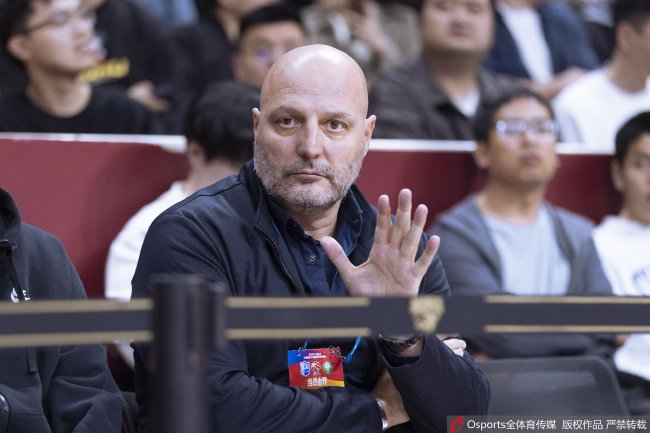 中国男篮在青岛开启集训 随后将前往欧洲拉练