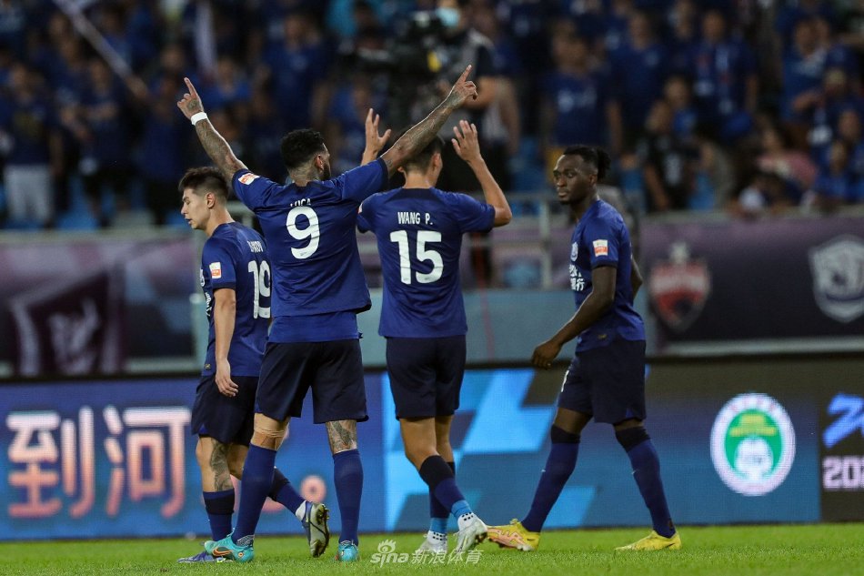 [中超]沧州雄狮2-1成都蓉城