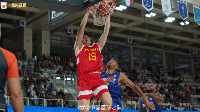 媒体人盛赞中国男篮变化明显 应该与乔帅续约