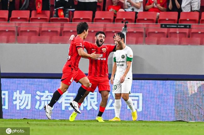 穆谢奎补时绝杀 10人浙江队4-3终结海港6连胜