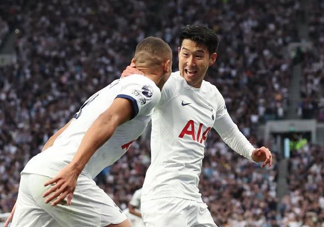 英超-孙兴慜破门范戴克读秒乌龙 热刺2-1利物浦