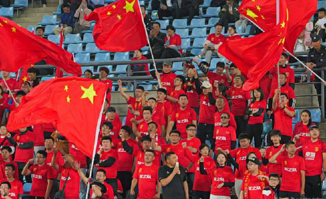 大连现场9219位观众见证国足2-0越南