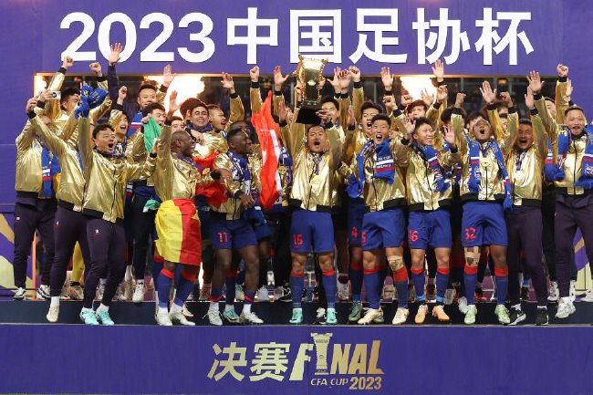 申花30岁生日快乐！聆听球迷心愿：拿下中超冠军