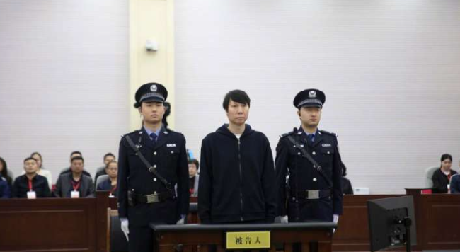 李铁一审被控非法收受5089万当庭认罪悔罪择期宣判