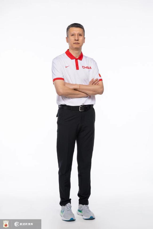 《中国男篮连续11场失利，郭士强带队1胜11负战绩》