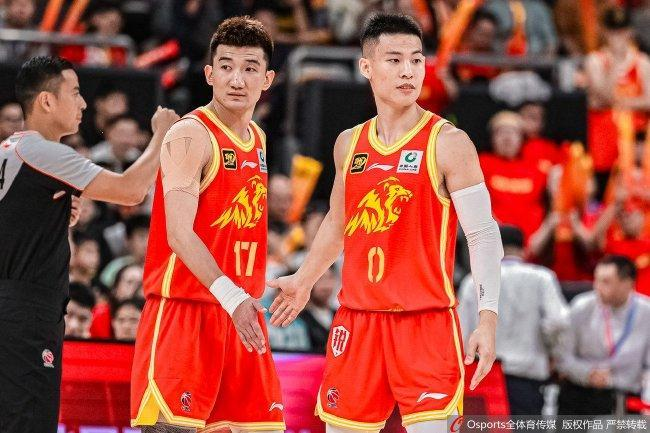 郭艾伦5分广州负同曦 孙铭徽20分广厦负北控