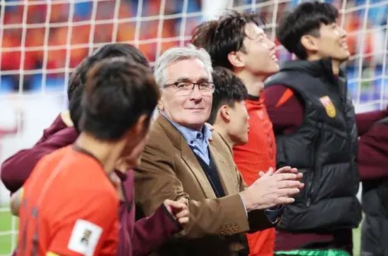 调动后场阵容？黄政宇韩鹏飞入伍 伊万心思猜不透