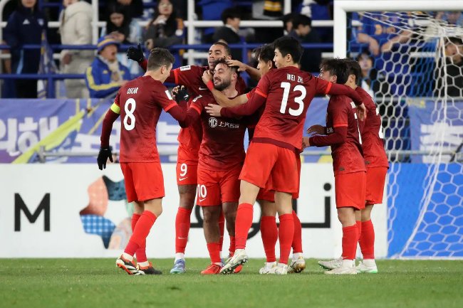 李昂直红巴尔加斯戴帽 海港3-1蔚山客场首胜：亚冠赛事报道