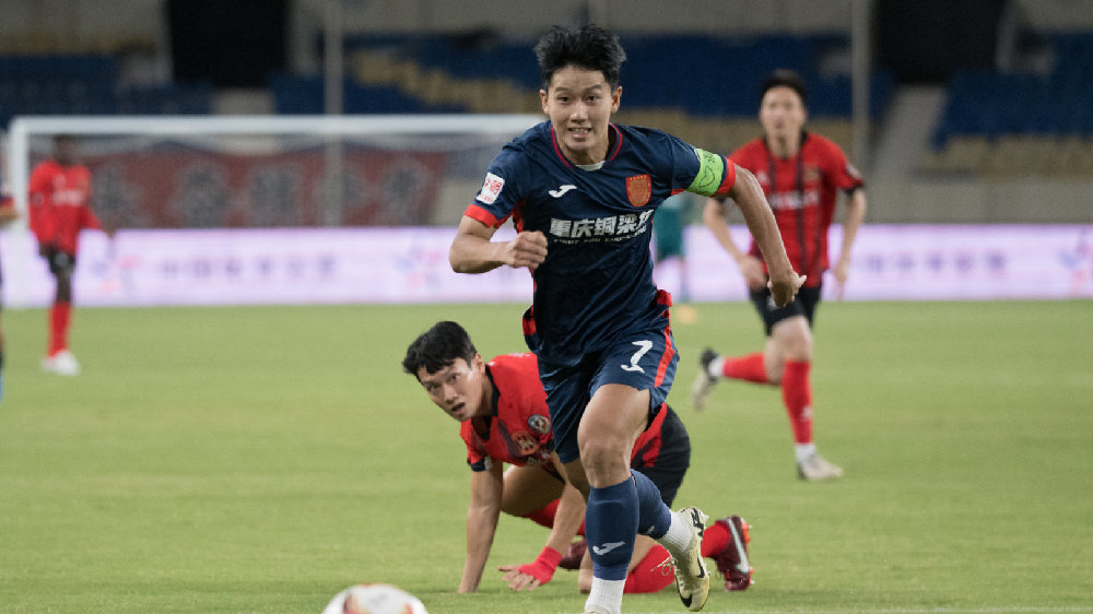 余望身价45万欧高居榜首，中甲新秀前途可期。
