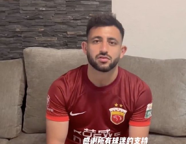 巴尔加斯感激不尽：我在海港心情愉快又幸福