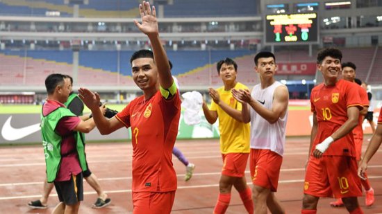 上海海港队引进艾菲尔丁：会成为武磊接班人吗？