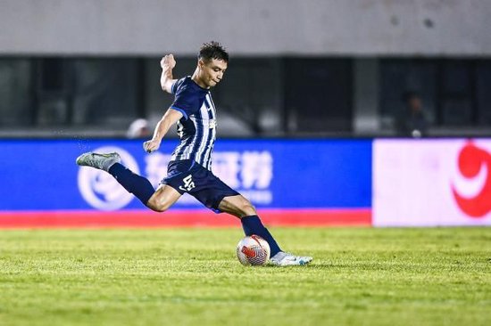 吾米提江昨夜抵沪，海港苦追数月制造冬窗压哨标王