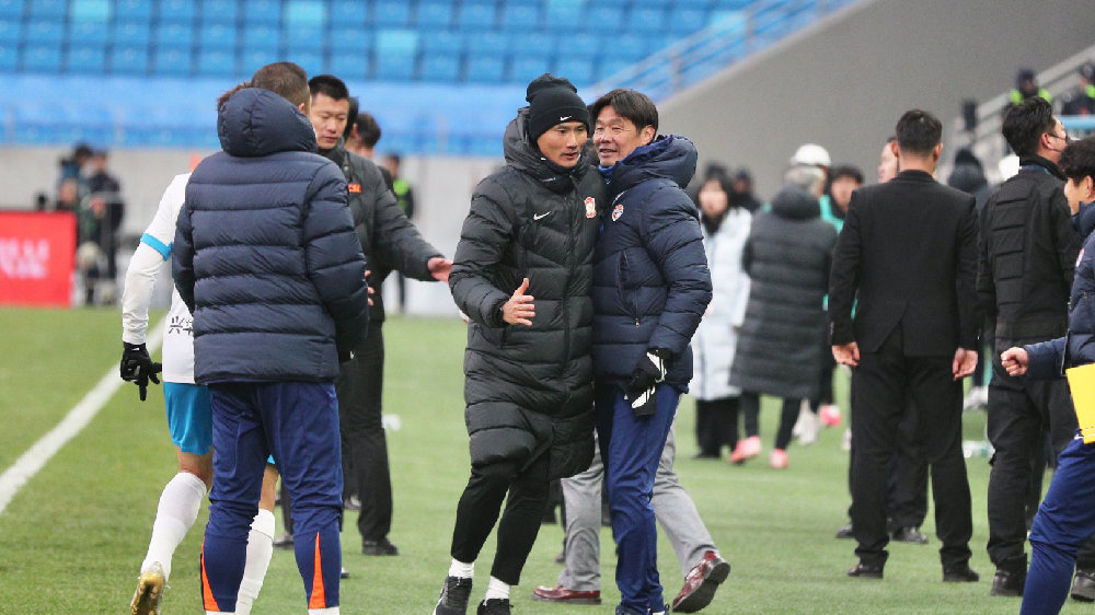 李霄鹏VS邵佳一：本土教练对决，坚持即是意义