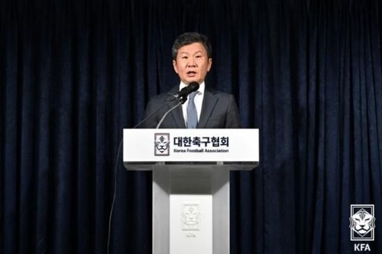 郑梦奎第4次蝉联韩国足协主席，以绝对优势胜出