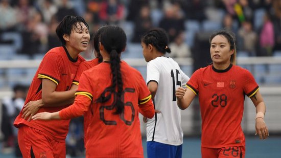 邵子钦小韩端潜质显现，中国女足5比1横扫泰国