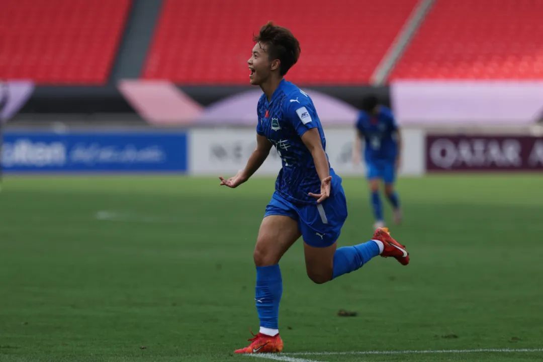 武汉女足冲击亚冠高峰，再度期待胜利！
