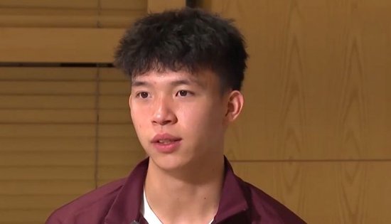王钰栋：射门瞄准偏了，未能进入下一轮比赛。