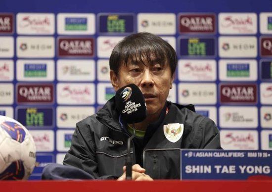 申台龙表示未收到中国足协邀请，有报价就去执教