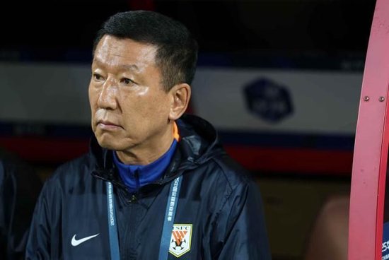 "泰山已到十字关口，