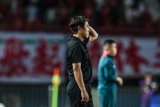 成都蓉城夏日争议激起球迷热议
